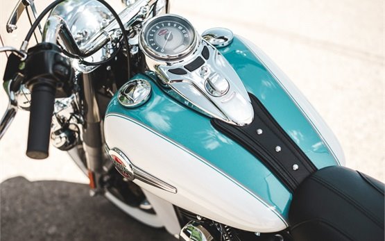 Harley-Davidson Heritage Softail Classic - motorbike rental Malaga