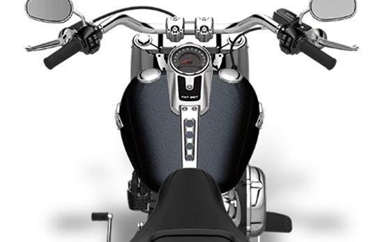 Harley Davidson Fat Boy - alquilar una moto en Europa 