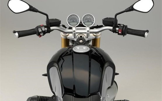 BMW R NINE T - rent bike Geneva