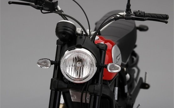Ducati Scrambler Icon 803 - Motorradvermietung Rom