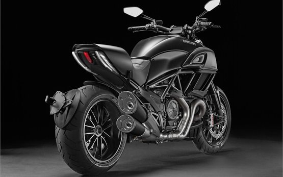 Ducati Diavel  - Motorradvermietung Rom