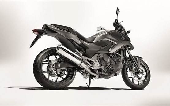 Хонда NC750X мотоциклет под наем в Кипър