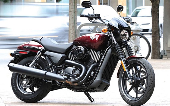 Harley Davison Sportster Iron 883 - alquilar una moto en Chipre