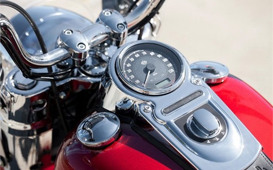 Harley-Davidson FLD Dyna Switchback  - мотор под наем Кипър