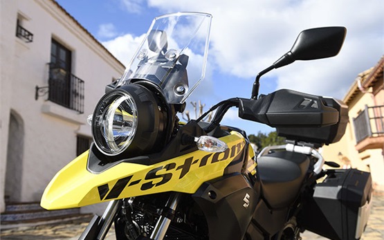 Suzuki V-strom 250cc - motorbike rental in Madeira