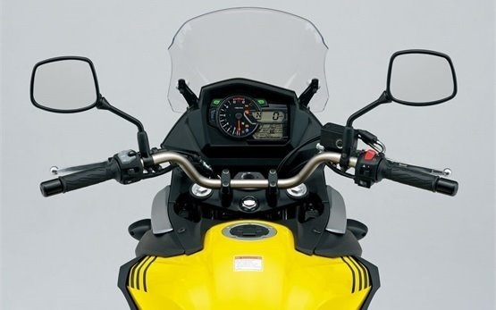 Сузуки В-Стром 650cc мотоциклет под наем Сплит