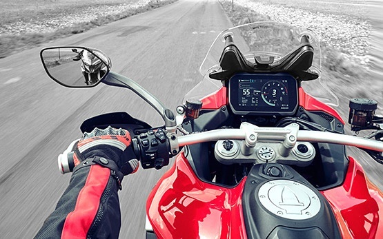 Ducati Multistrada V4 - alquilar una motocicleta Viena