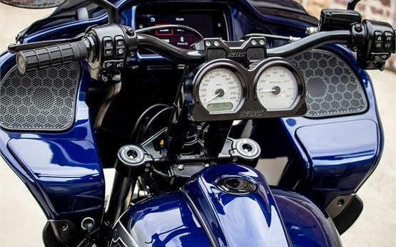 Harley Davidson Road Glide - alquilar una moto en Europa 