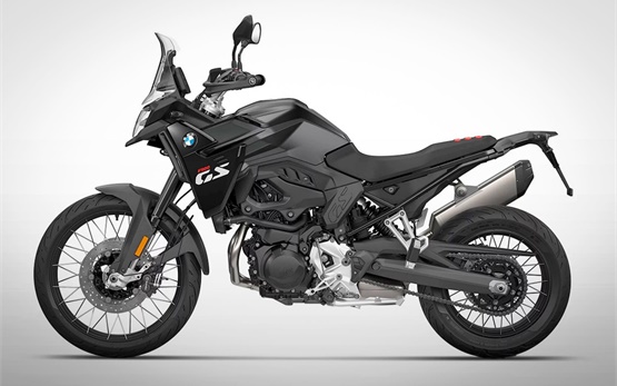 BMW F900 GS alquilar una motocicleta en Milán