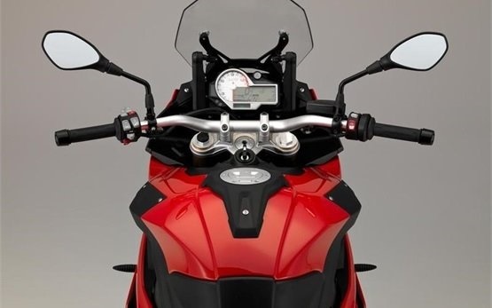 BMW S 1000 XR - мотоциклет под наем в Лисабон