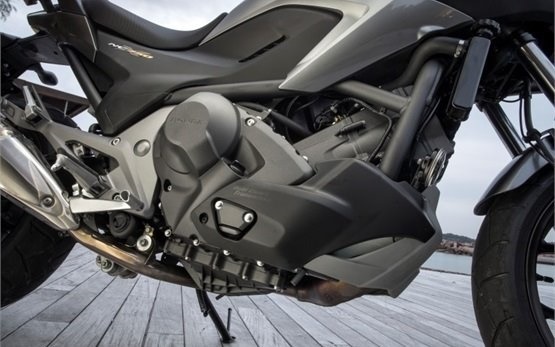 Honda NC750X - Motorradvermietung in Faro