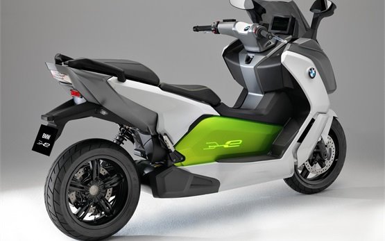 BMW C-evolution Electric scooter rental in Paris