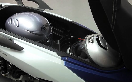 2016 Honda Forza 300cc - Rollervermietung in Lissabon, Portugal