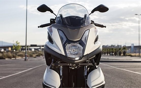 Yamaha Tricity 125cc - наем на скутер в Лисабон