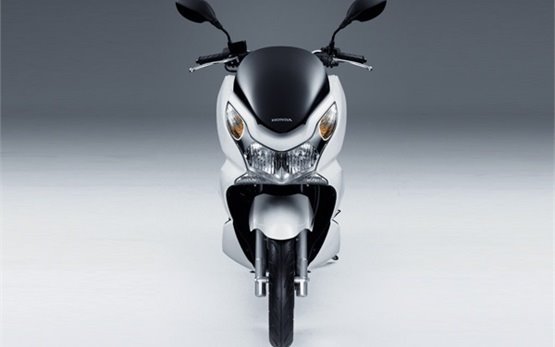 Honda PCX 125 - Motorroller mieten in Cannes