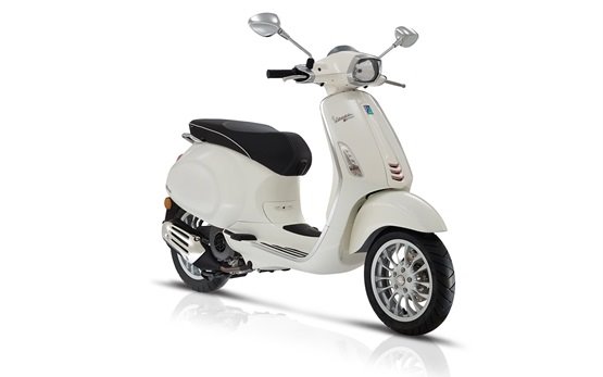 Vespa Sprint 50 - скутери под наем