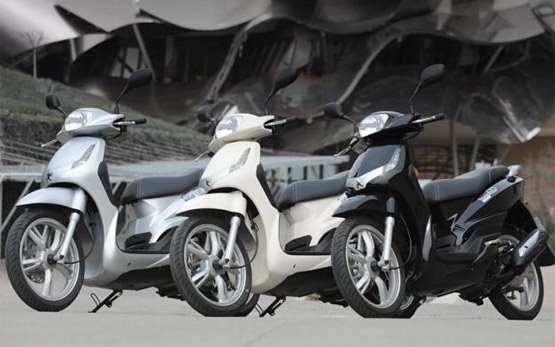 Peugeot Tweet 50cc - Rollervermietung Madrid