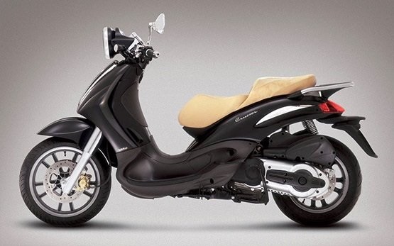 Piaggio Beverly 300cc scooter rental in Athens