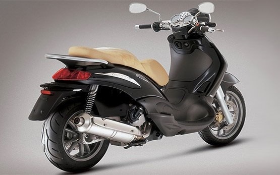 Piaggio Beverly 300cc scooter rental in Athens
