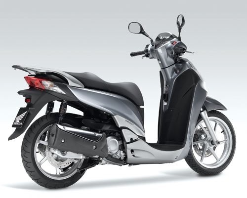 2011 Honda SH 300i - scooter for rent in Olbia