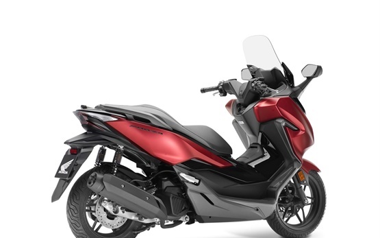 Honda Forza 125cc - Rollervermietung in Lissabon, Portugal