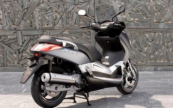 2013 Yamaha X-Max 125 - Rollervermietung Madrid