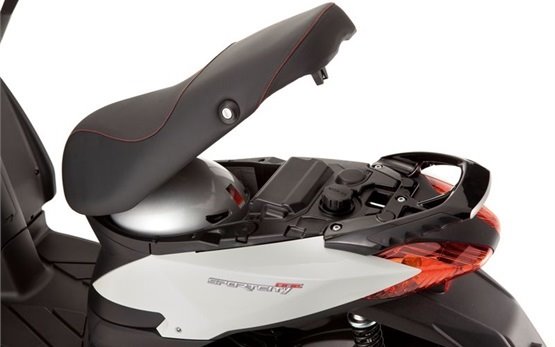 Aprilia Sportcity 125 - scooter rental Madrid