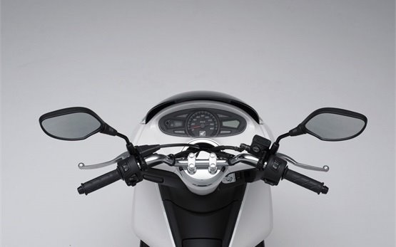 Honda PCX 125cc  - скутер под наем в Лисабон, Португалия 