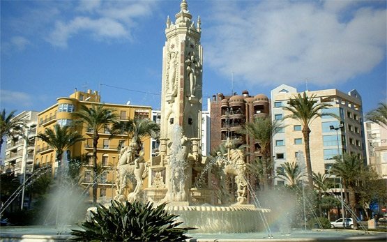 Alicante - Luceros fountain square