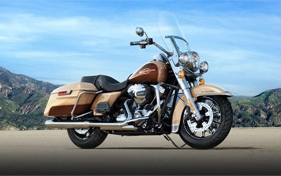 2020 Harley-Davidson Road King - motorbike rental Bilbao