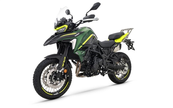 Benelli TRK 702 - мотор под наем Катания