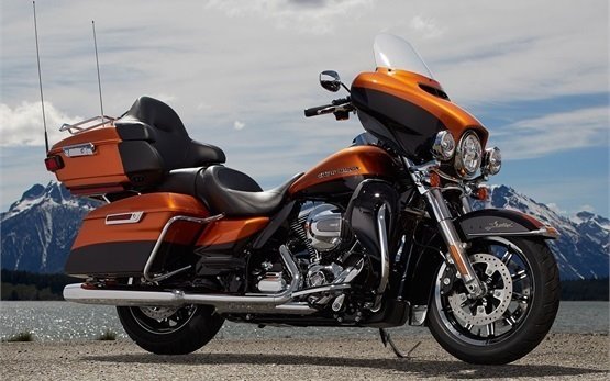 Harley-Davidson Electra Glide Ultra Limited - rent a motorbike in Rome