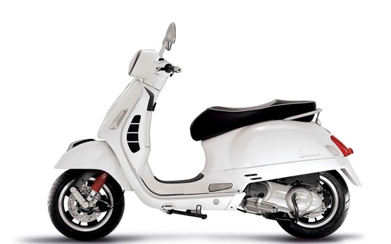 Piaggio Vespa 300 Primavera scooter rental in Italy