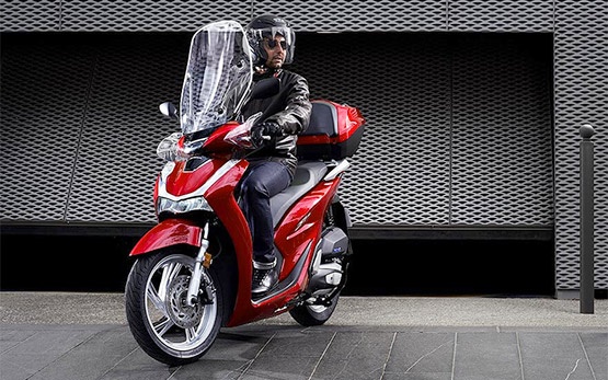 Honda 125cc SH - Rollervermietung Athen