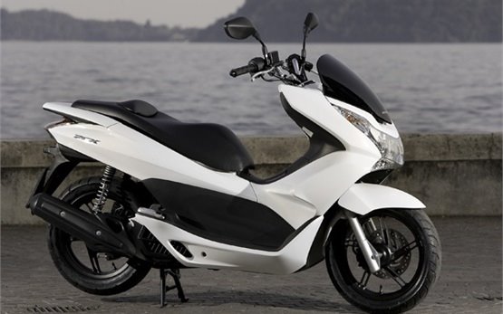 Honda PCX 125 - Motorroller mieten in Porto